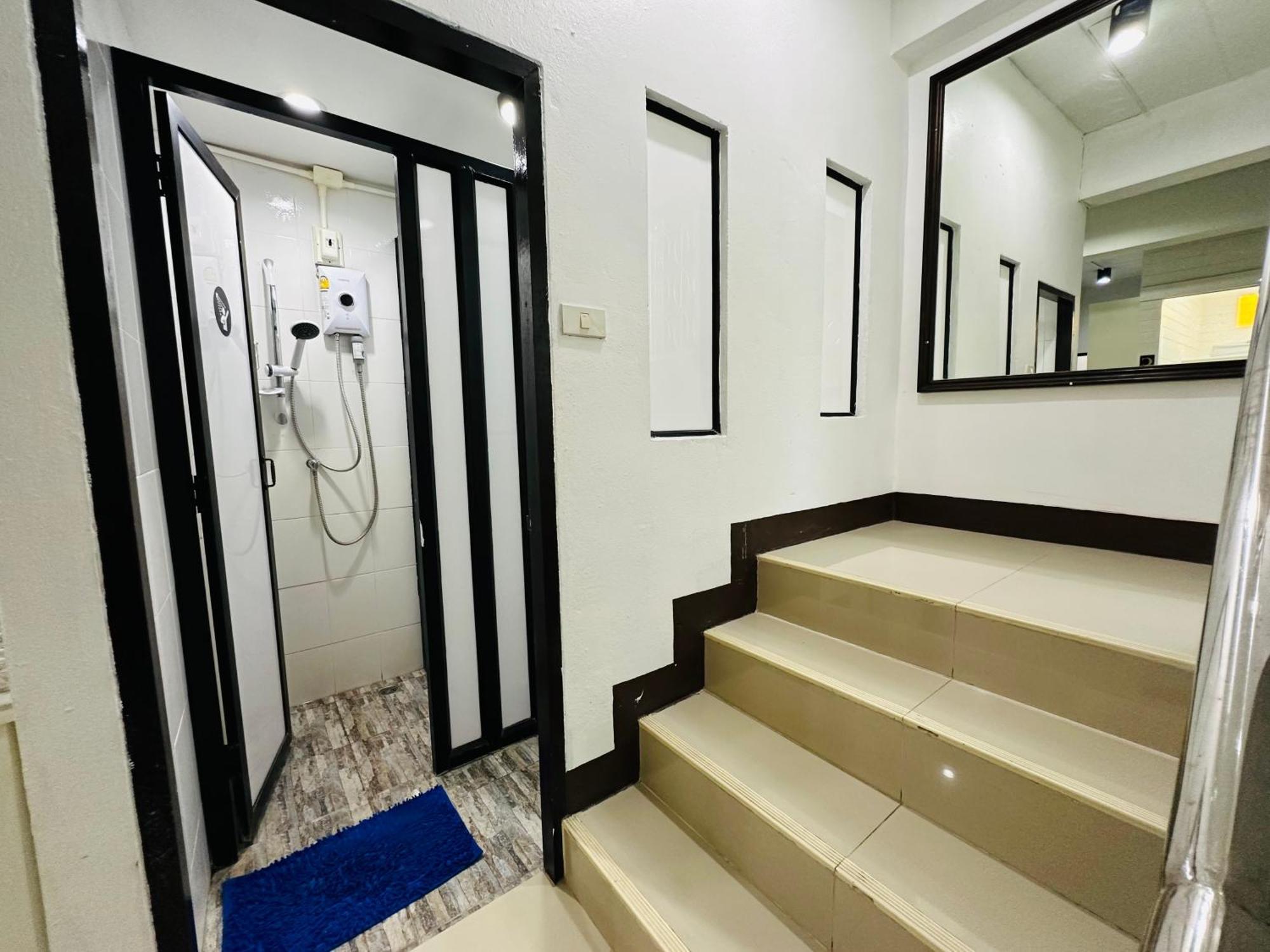 Potae'S House Hostel Chiang Mai Ngoại thất bức ảnh
